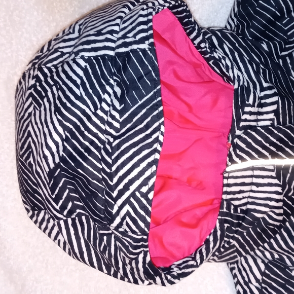 Columbia | Girls Zebra Print Puffer Jacket Size XXS 4-5 Black & Hot Pink - Picture 2 of 16